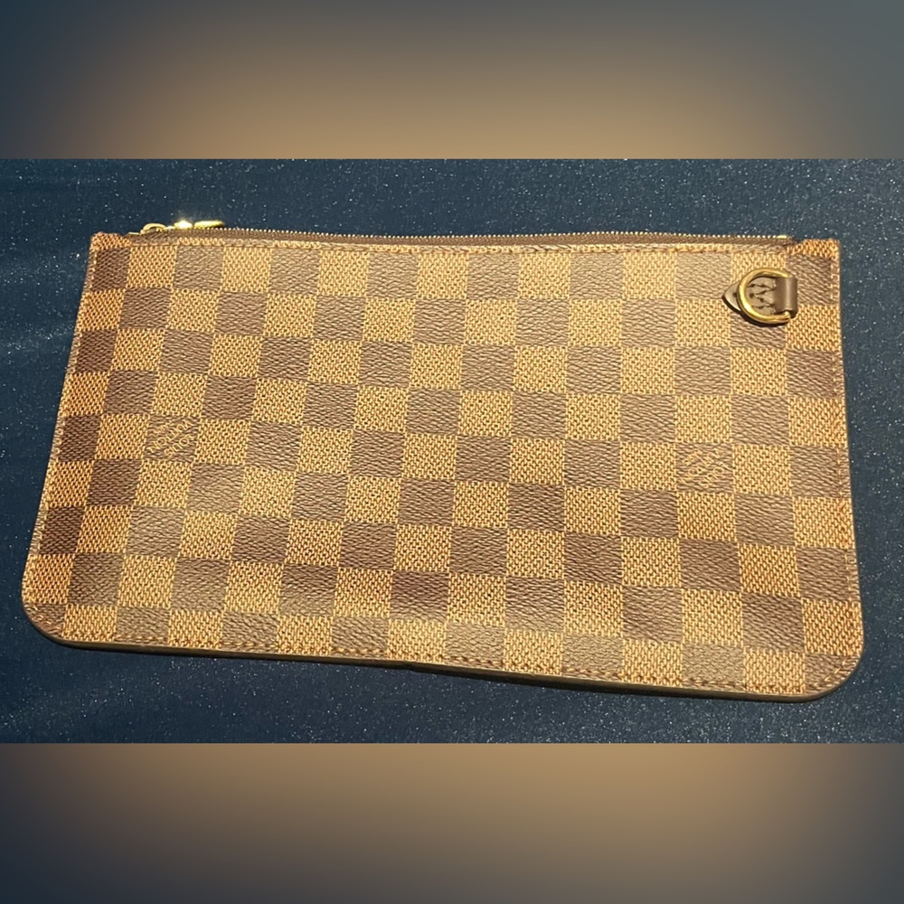 Louis Vuitton Neverfull Damier Ebene Cherry Neverfull Pouch MM - Picture 3 of 6